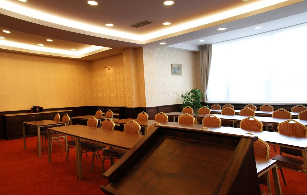 Hotel Lesana Стара-Лесна Экстерьер фото