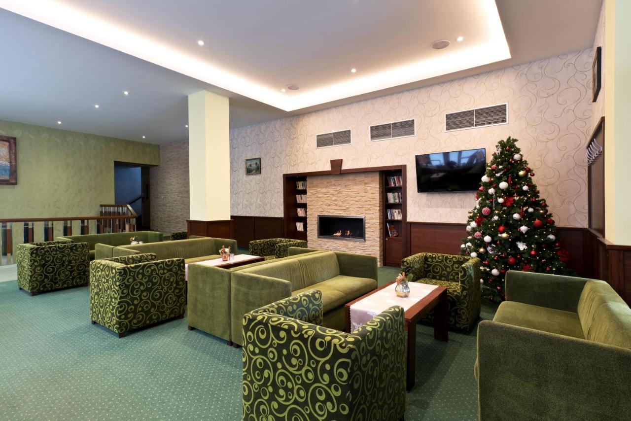 Hotel Lesana Стара-Лесна Экстерьер фото