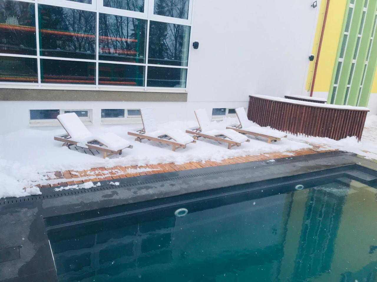 Hotel Lesana Стара-Лесна Экстерьер фото