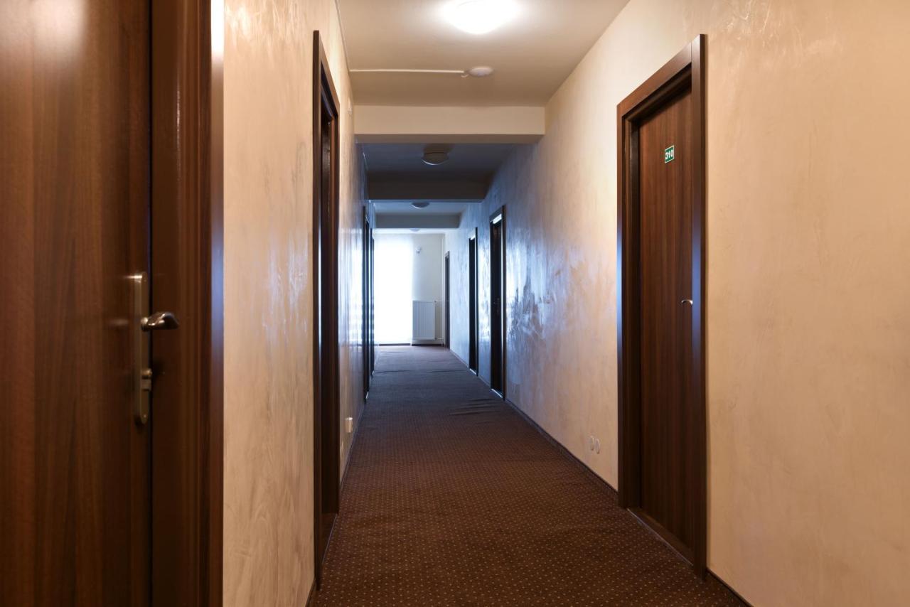 Hotel Lesana Стара-Лесна Экстерьер фото