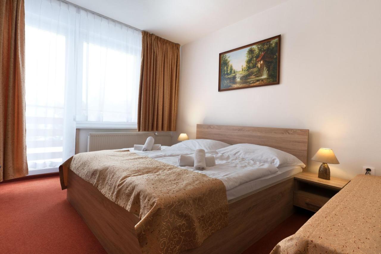 Hotel Lesana Стара-Лесна Экстерьер фото