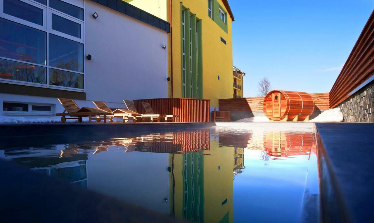 Hotel Lesana Стара-Лесна Экстерьер фото
